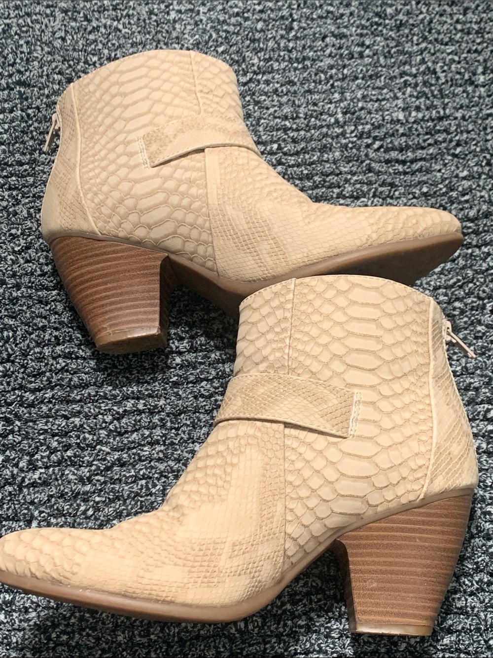 Baretraps Lucia Boots - Picture 5 of 10